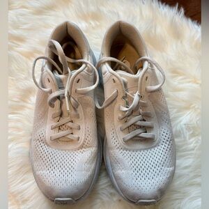 Lululemon BeyondFeel Running Shoe Size 7.5